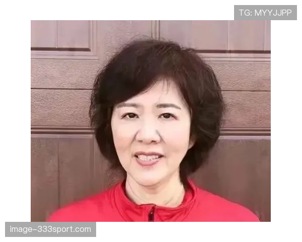 蒋林静训练完直接去奢侈品店刷卡，这自律和消费欲也太割裂了